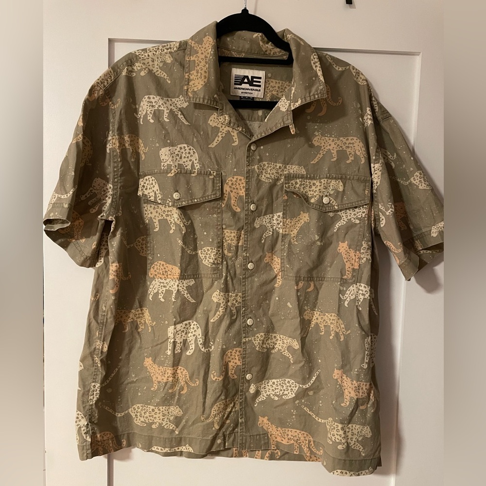 American Eagle button up